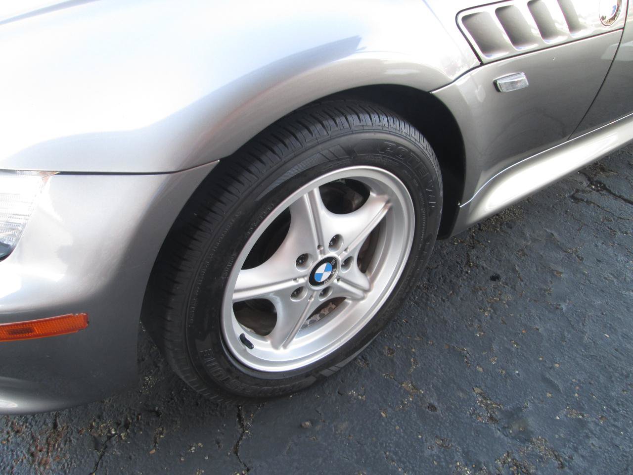 Used 2001 BMW Z3 2.5i RWD image 26