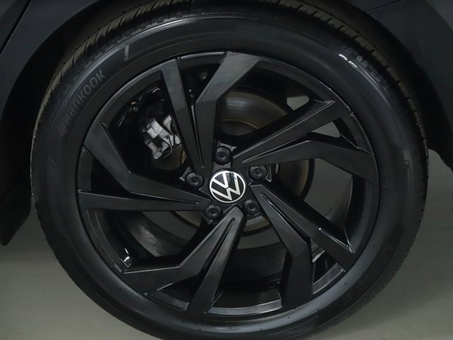 Used 2025 Volkswagen Jetta SE w/ Sunroof Package image 38