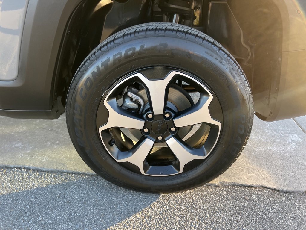 Used 2020 Jeep Renegade Trailhawk w/ Cold Weather Group image 14