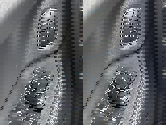 Used 2024 Ford Expedition XLT image 25