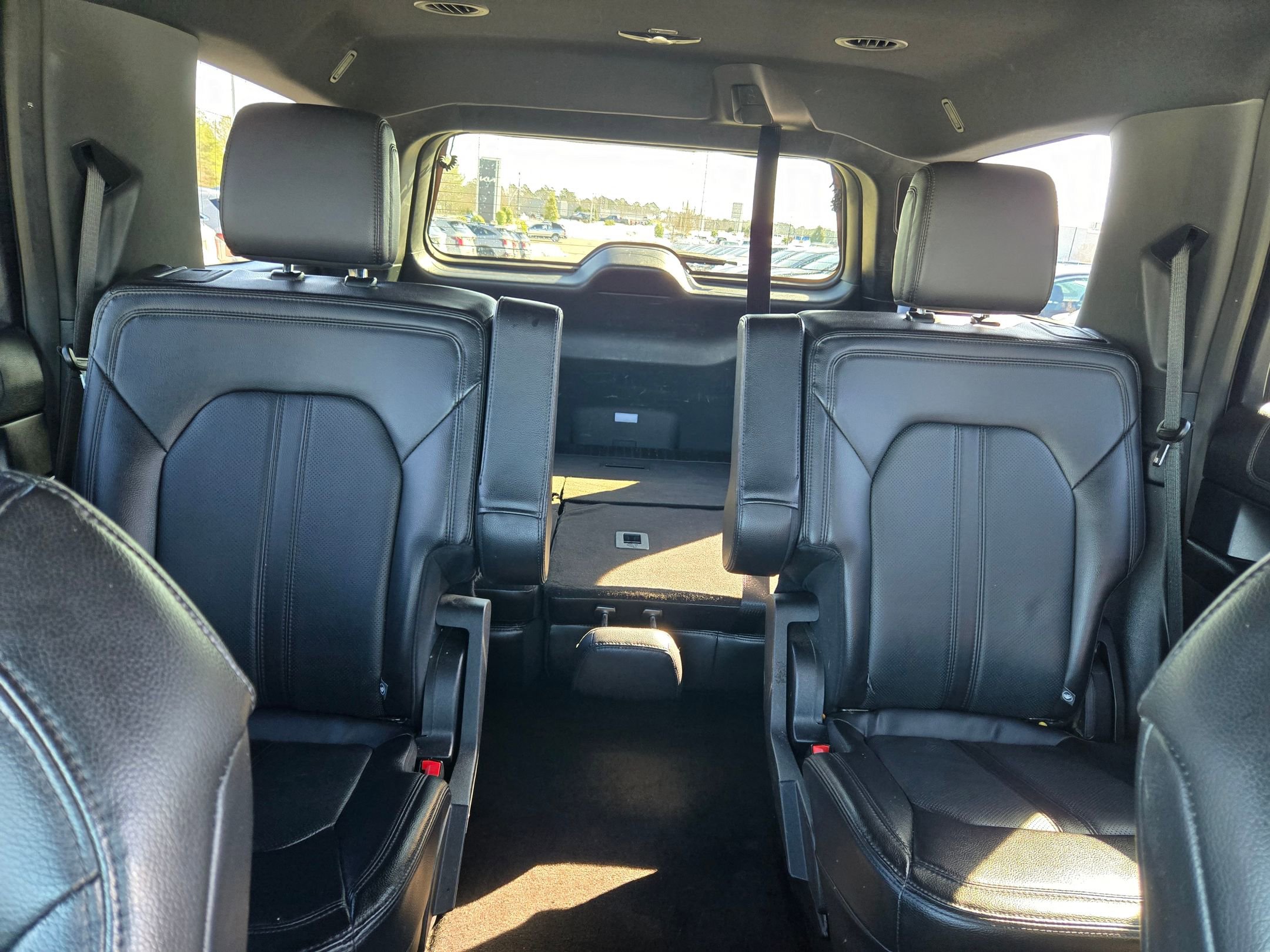 Used 2021 Ford Expedition Limited image 13