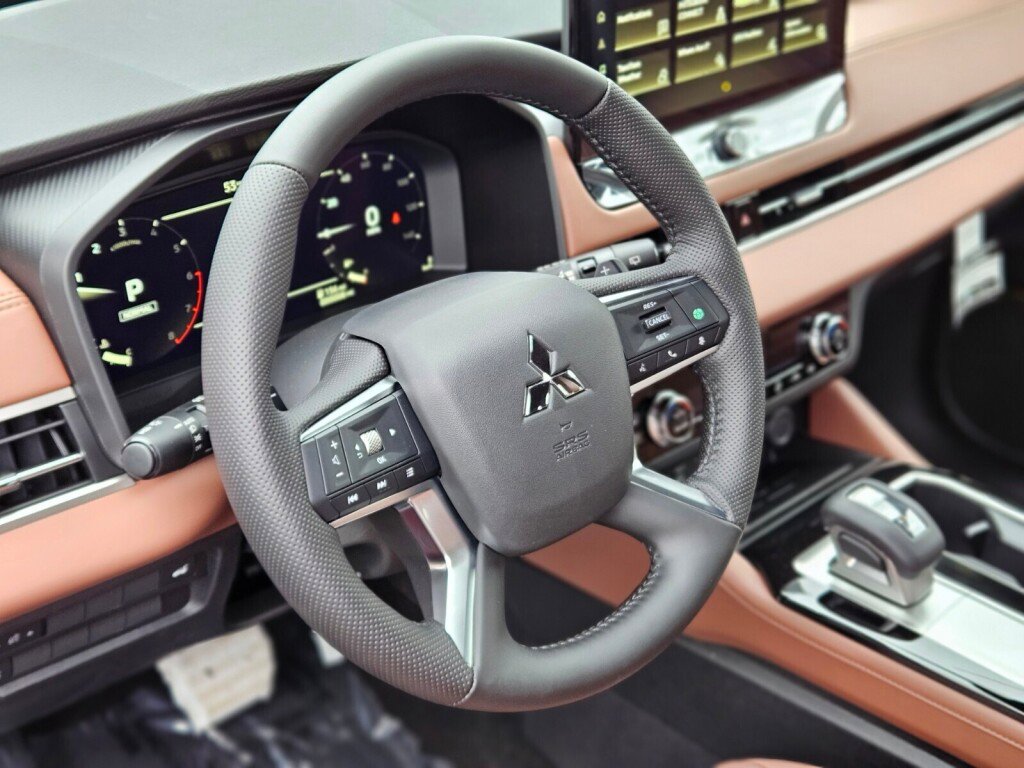 New 2025 Mitsubishi Outlander SEL image 19