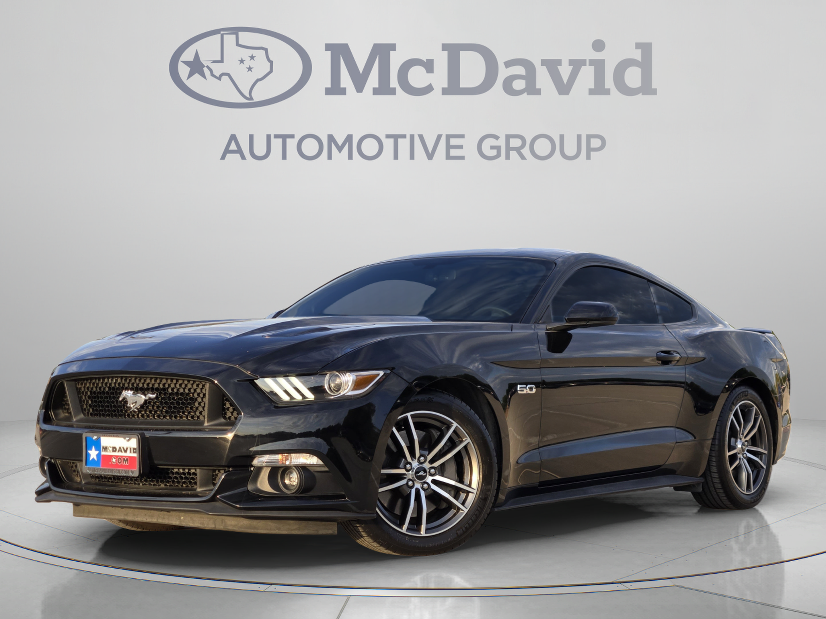 Used 2017 Ford Mustang GT RWD image 1