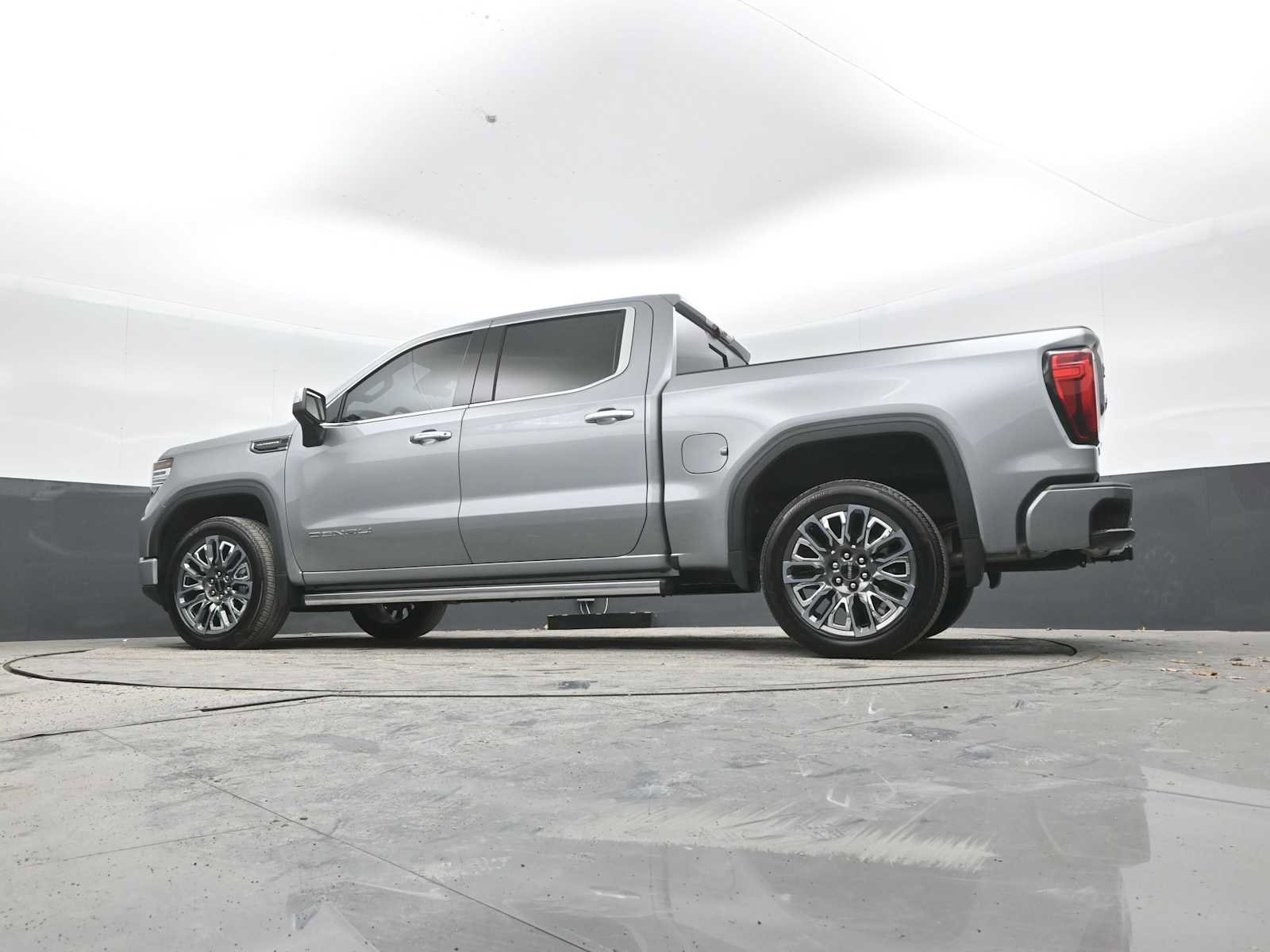 Used 2025 GMC Sierra 1500 Denali Ultimate image 41