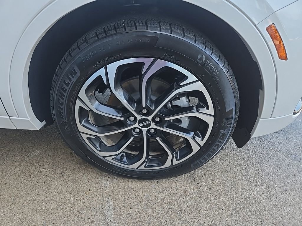 Used 2025 Lincoln Nautilus Reserve image 22