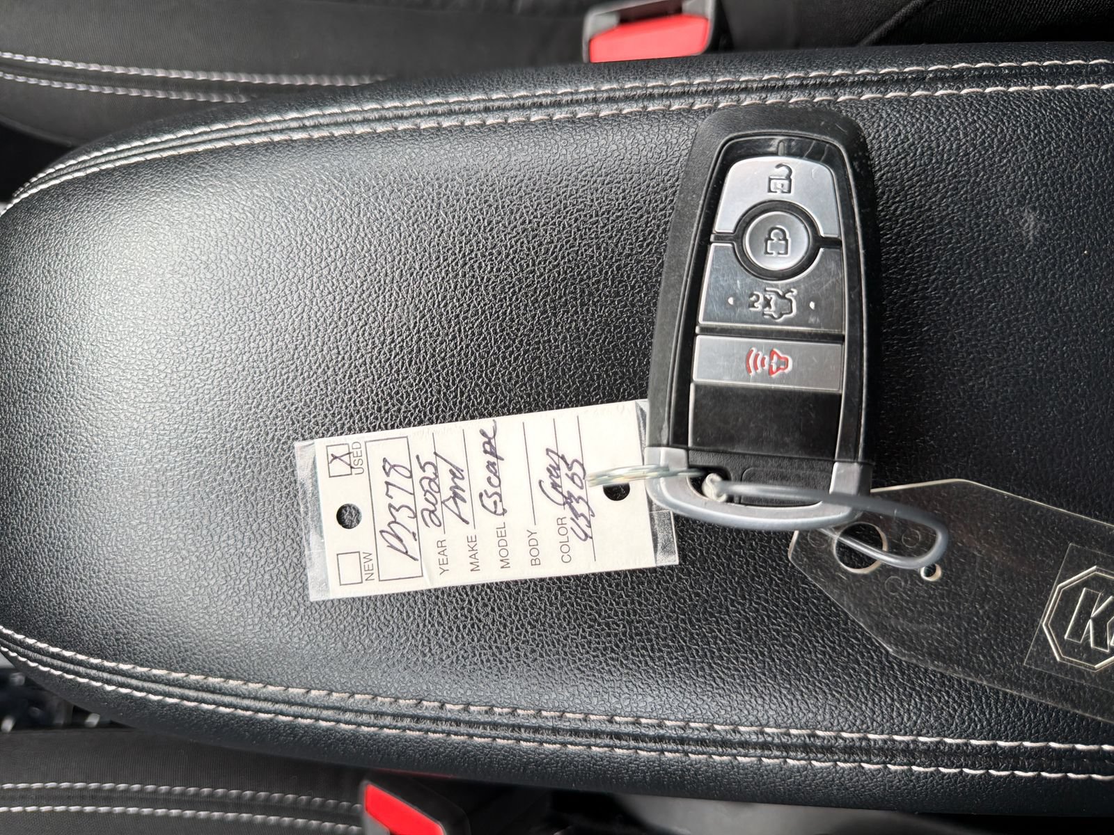 Used 2025 Ford Escape Active AWD/4WD image 30