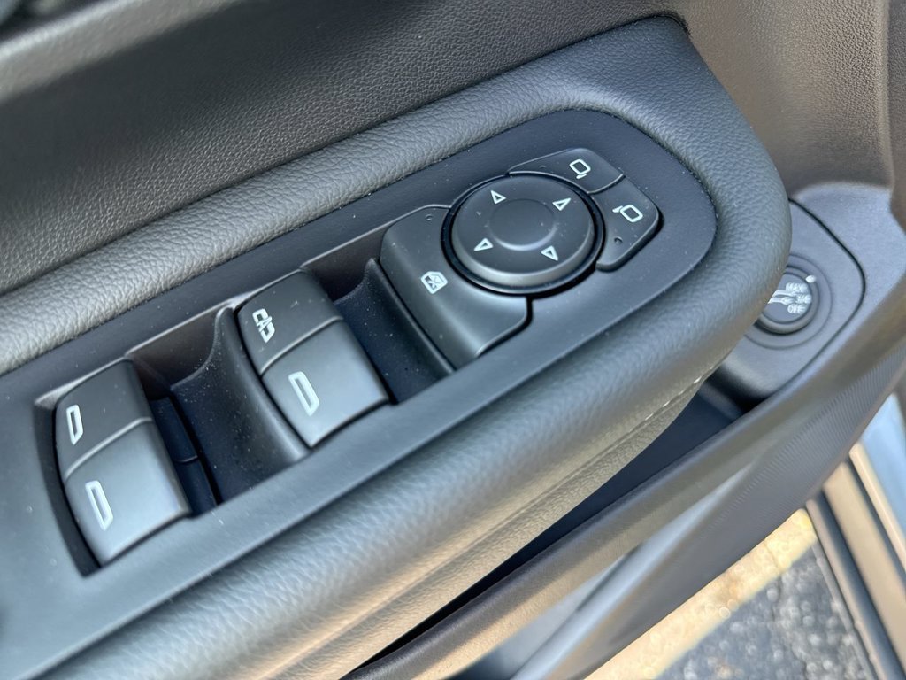 Used 2024 GMC Terrain SLE w/ Driver Convenience Package AWD/4WD image 13