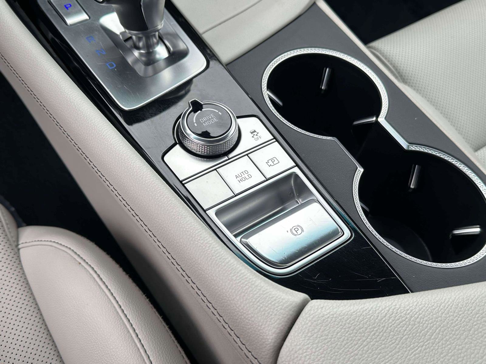 Used 2024 Genesis G70 2.5T image 30