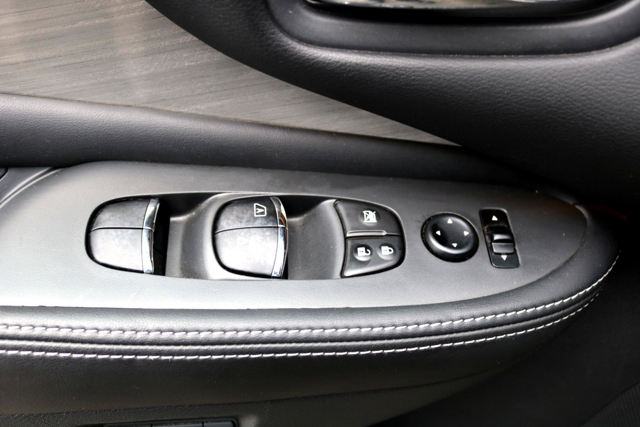 Used 2015 Nissan Murano SL w/ SL Technology Package image 12