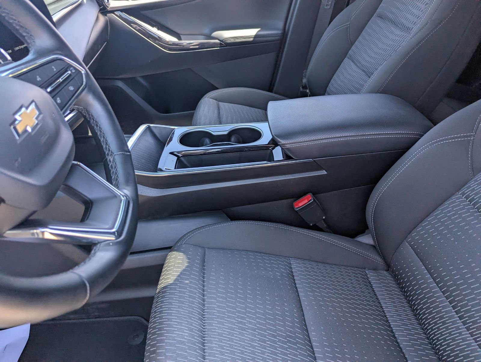 Used 2025 Chevrolet Equinox LT AWD/4WD image 18