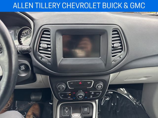 Used 2020 Jeep Compass Latitude image 18