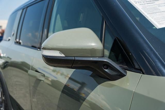 Used 2023 Rivian R1S Launch Edition image 34