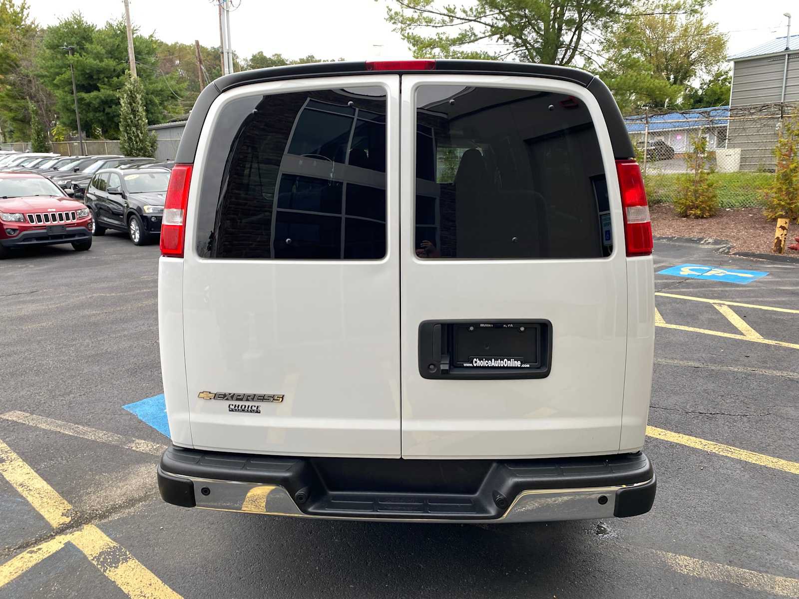 Used 2025 Chevrolet Express 3500 LT w/ LT Preferred Equipment Group RWD image 12