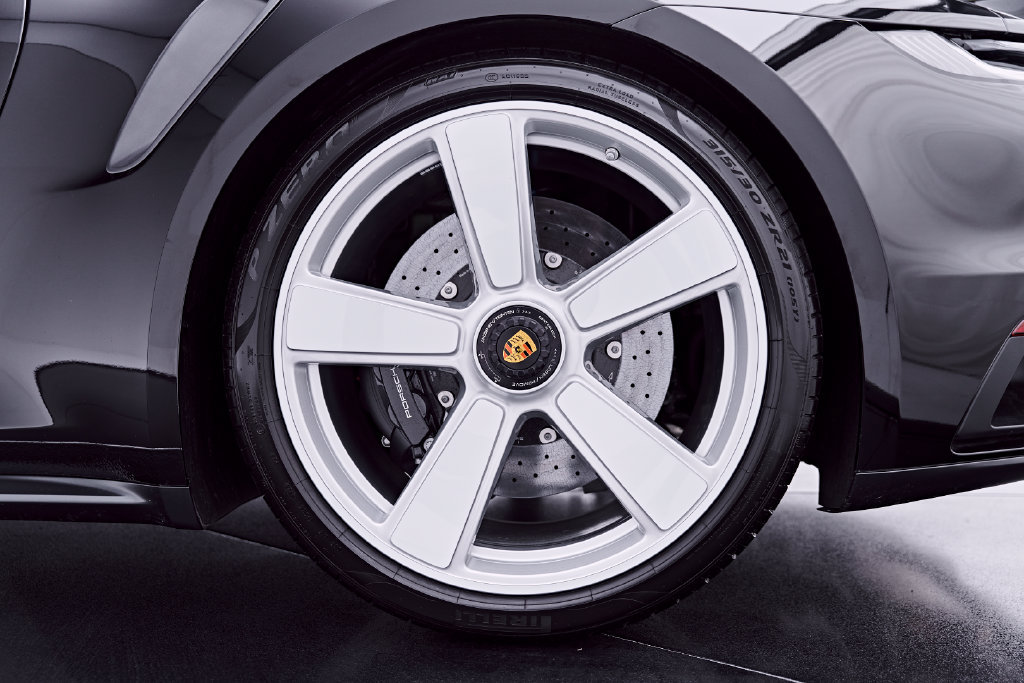 Used 2025 Porsche 911 Turbo S AWD/4WD image 29