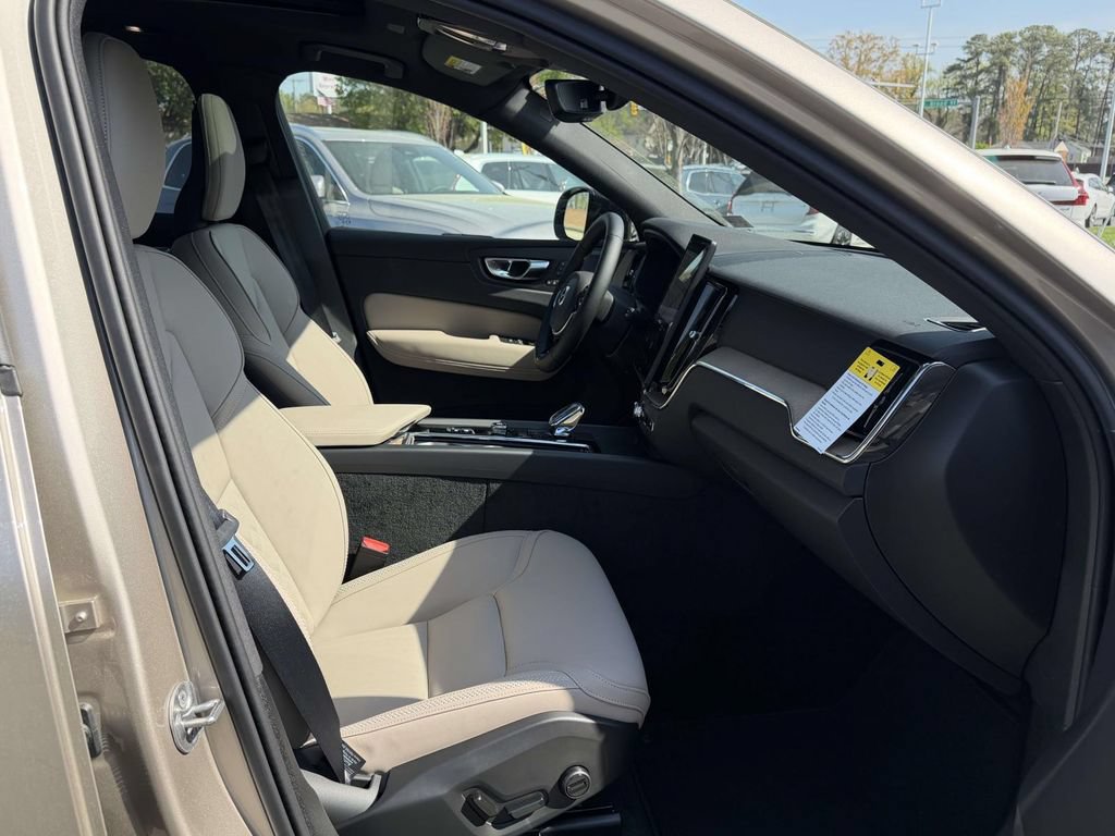 New 2026 Volvo XC60 B5 Plus w/ Climate Package AWD/4WD image 11