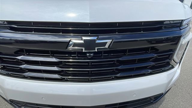 Used 2025 Chevrolet Suburban RST w/ Comfort Package AWD/4WD image 9