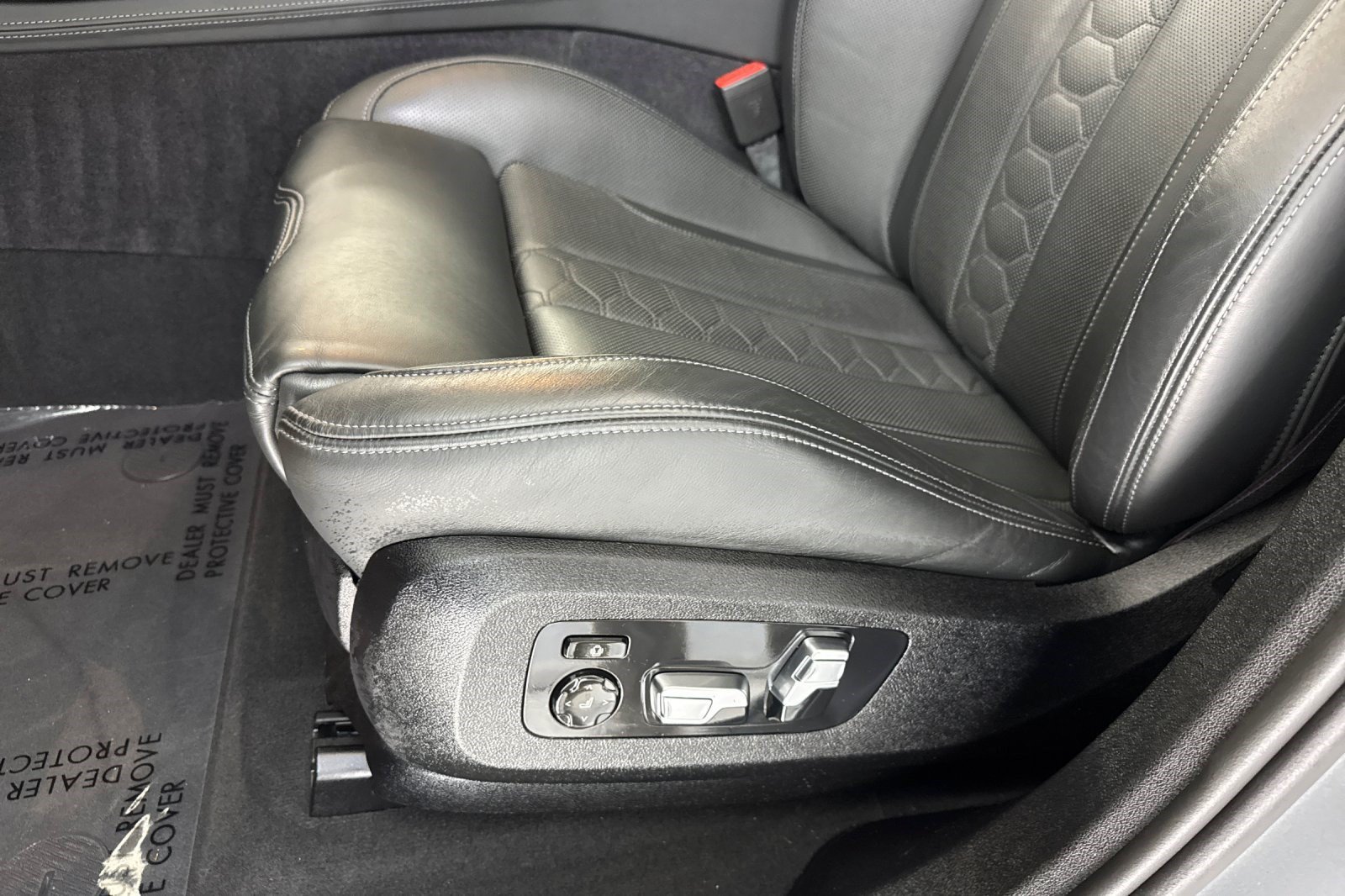 Used 2025 BMW X6 M Competition w/ Executive Package AWD/4WD image 14