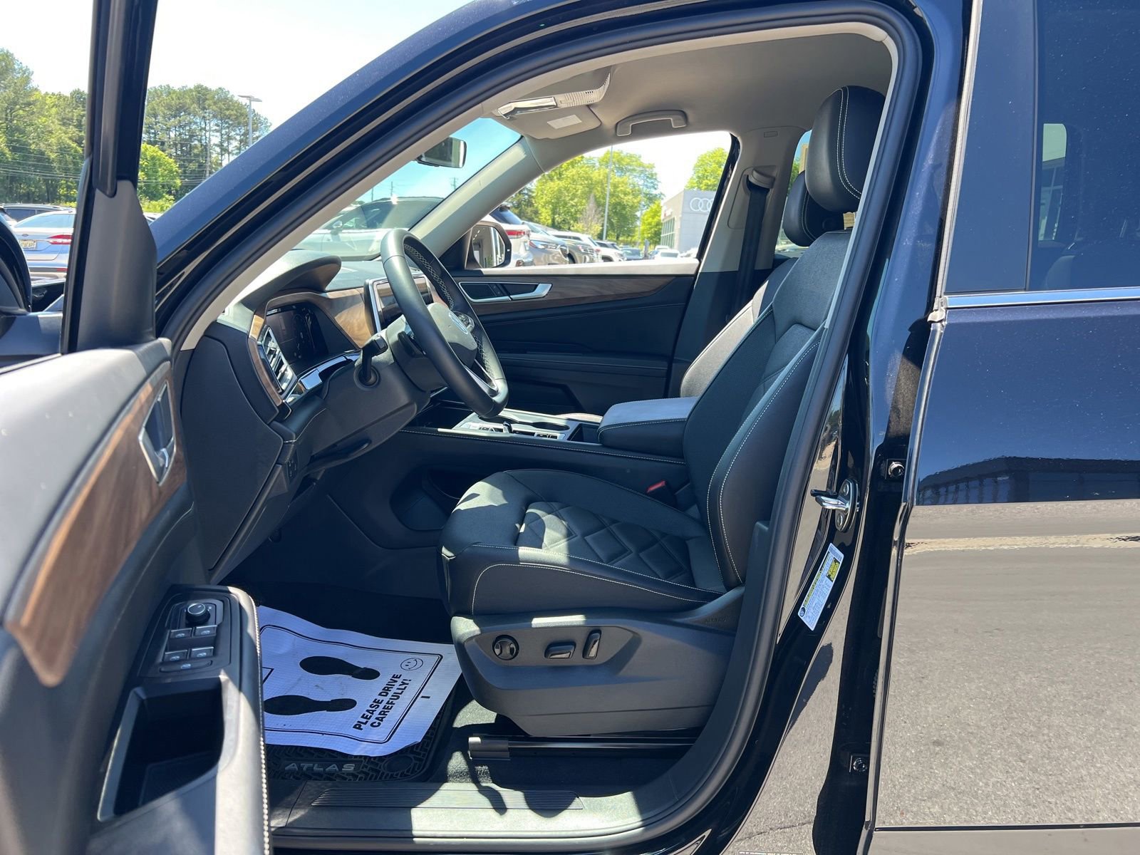 Certified 2026 Volkswagen Atlas SE FWD image 26