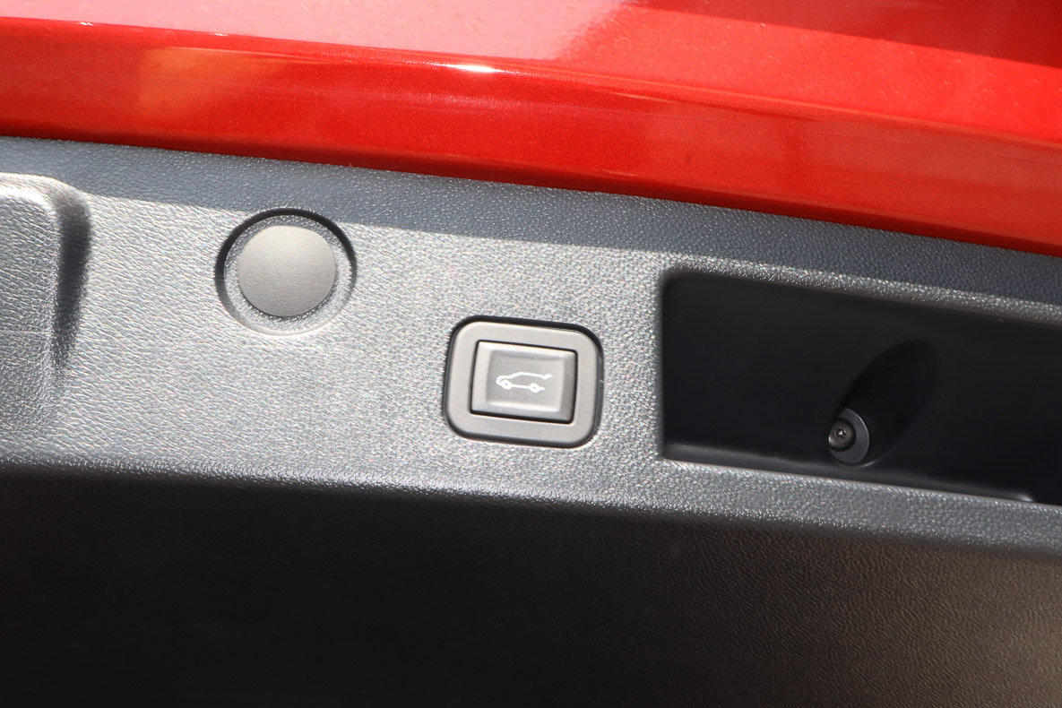 Used 2025 Chevrolet Equinox LT w/ Convenience Package II FWD image 19
