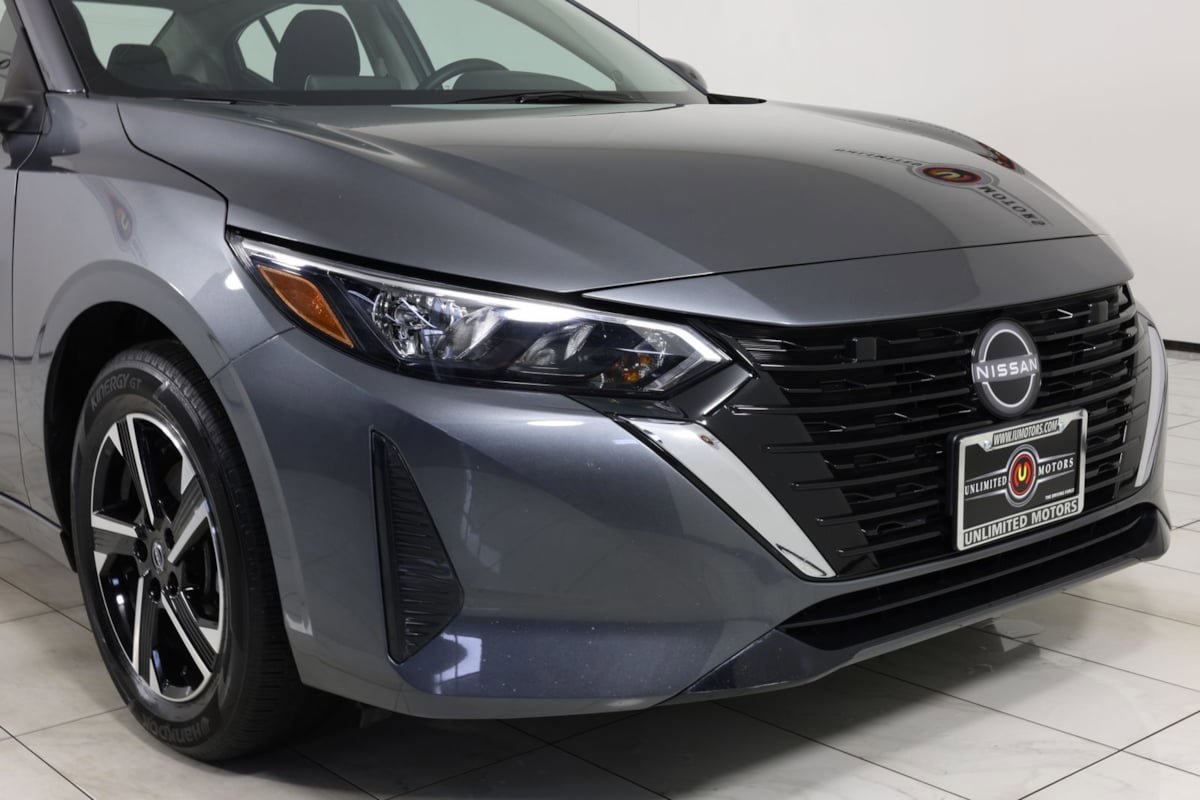 Used 2025 Nissan Sentra SV FWD image 37