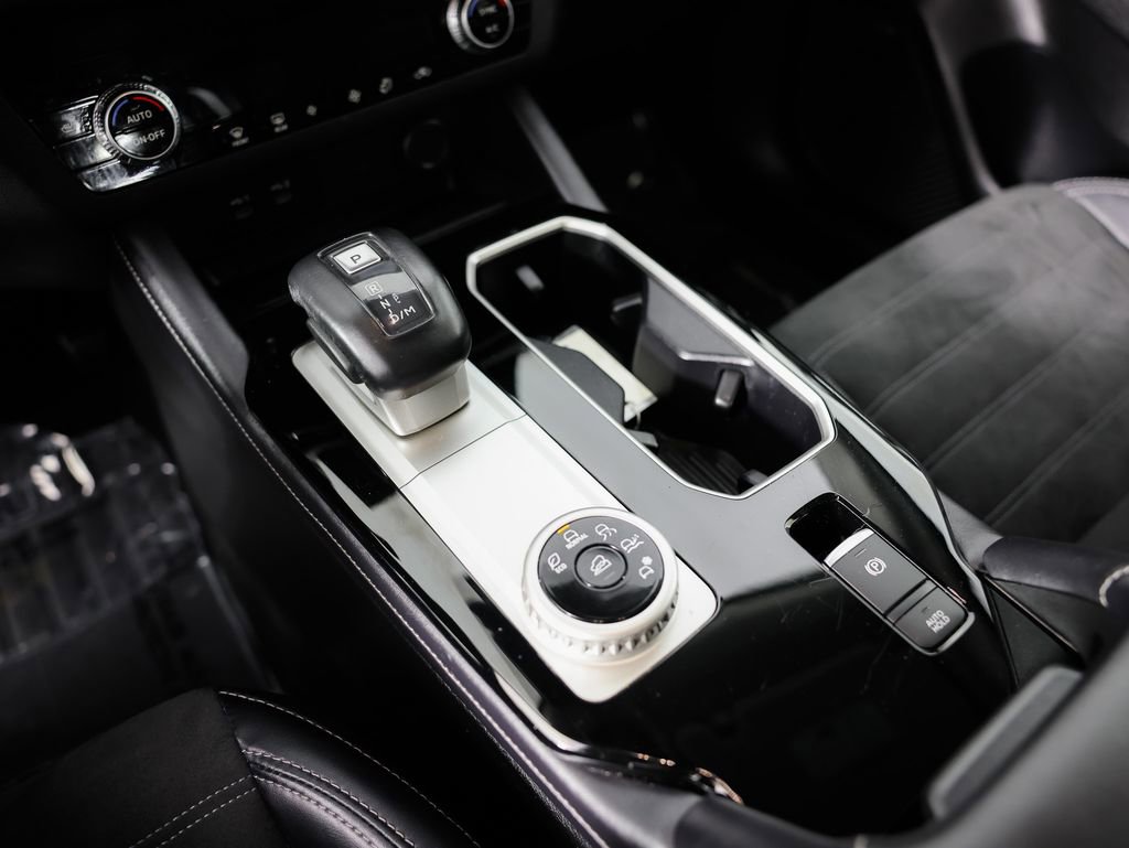 Used 2025 Mitsubishi Outlander SE image 31