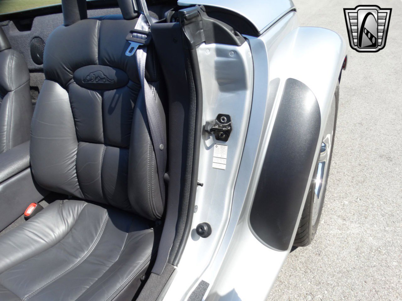 Used 2002 Chrysler Prowler image 18