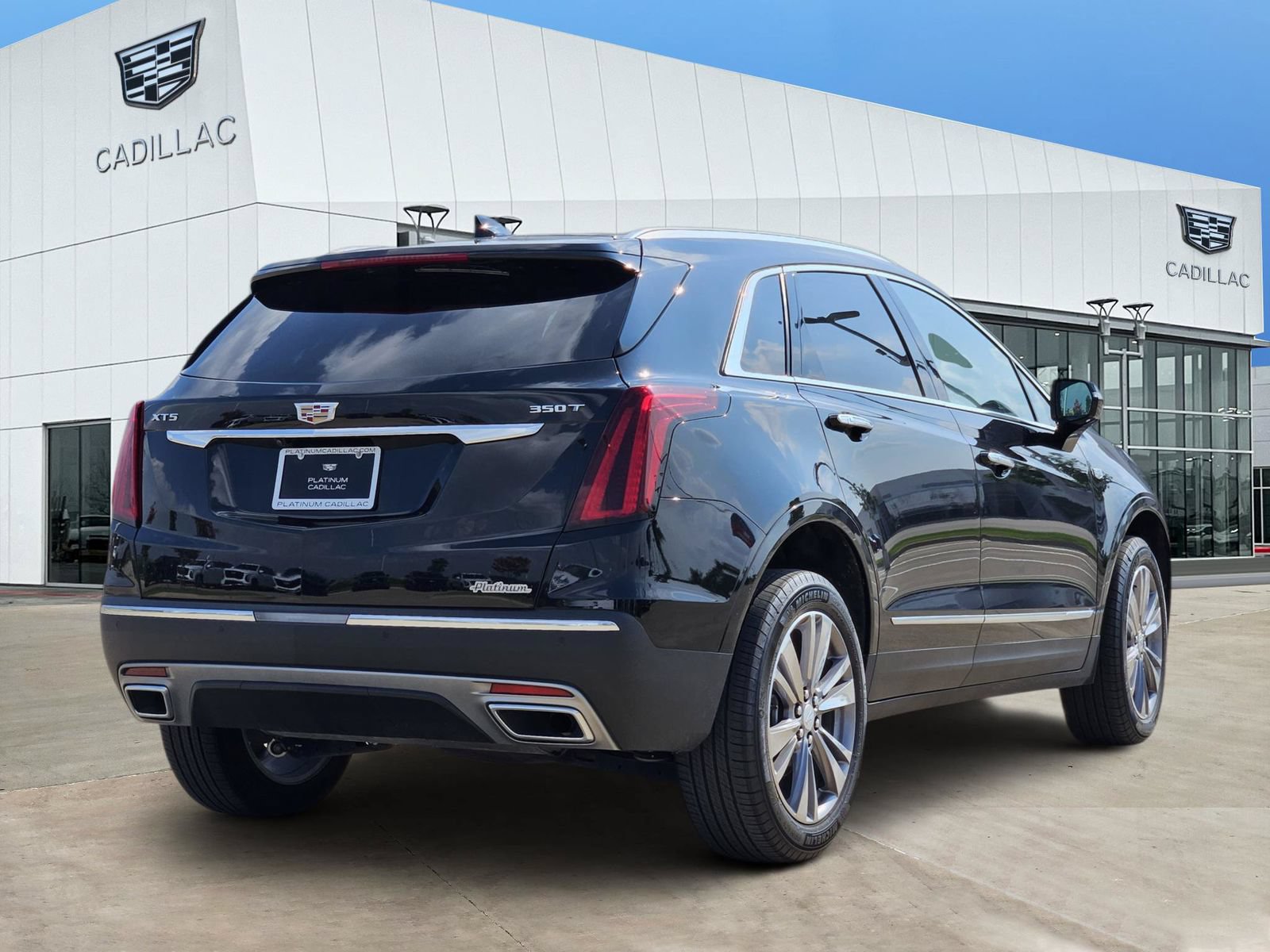 Certified 2025 Cadillac XT5 Premium Luxury FWD image 5