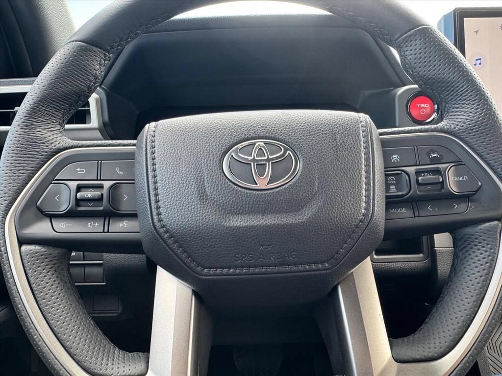 Used 2025 Toyota Tacoma TRD Off-Road AWD/4WD image 16