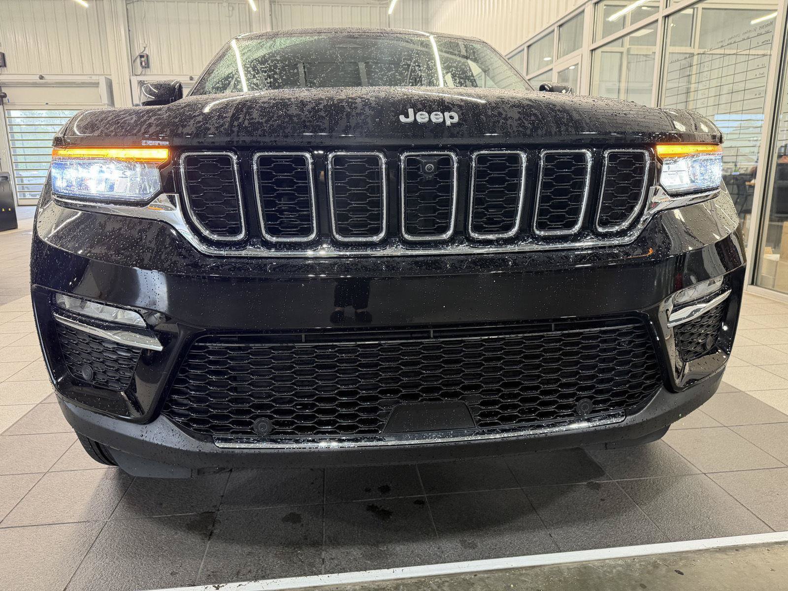 Certified 2024 Jeep Grand Cherokee Limited w/ Luxury Tech Group II AWD/4WD image 24