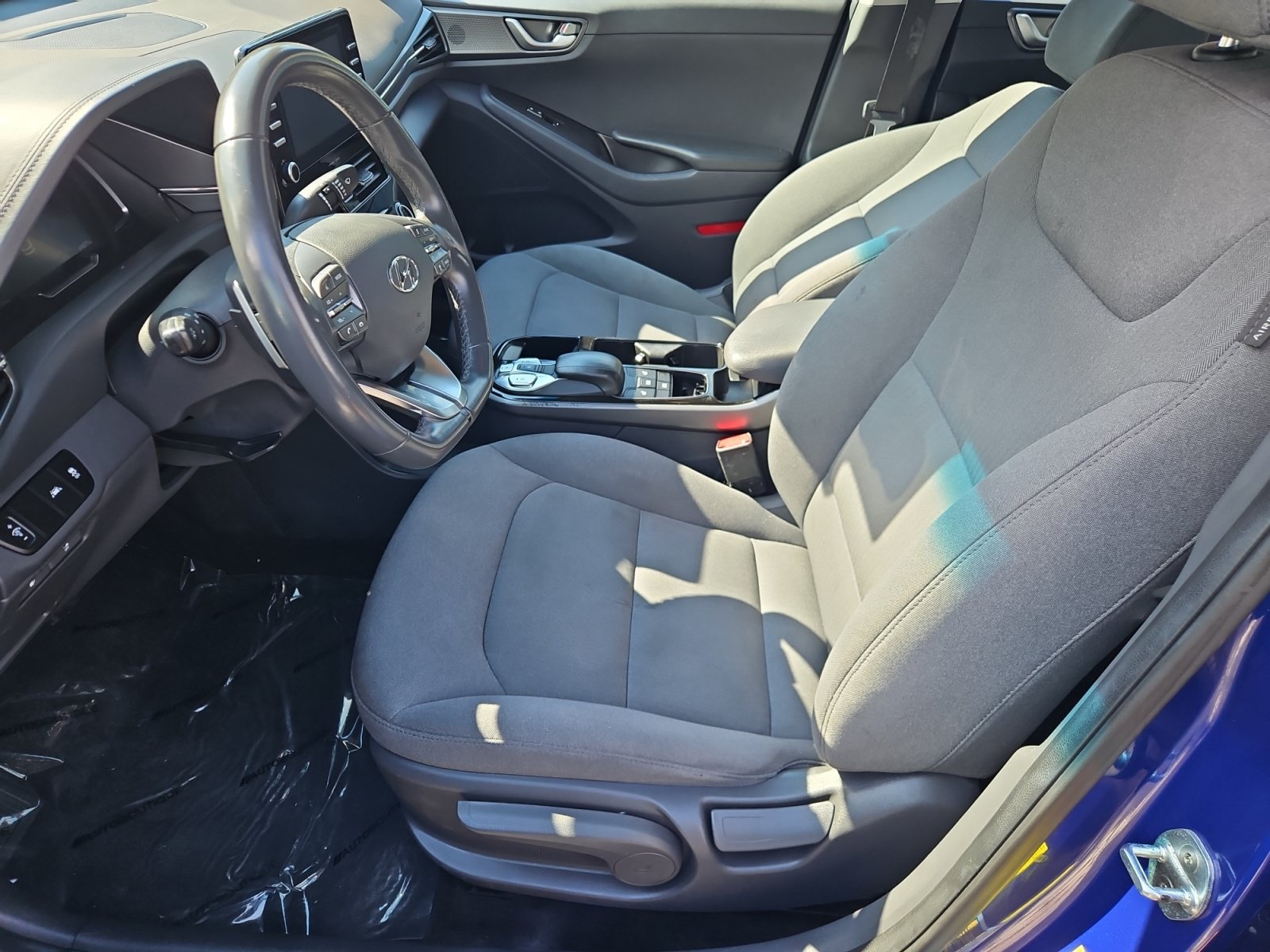 Used 2020 Hyundai Ioniq SE FWD image 10