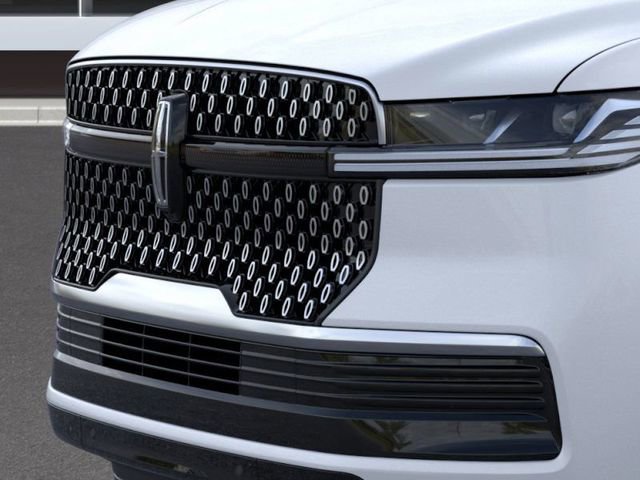 New 2025 Lincoln Navigator Reserve AWD/4WD image 18