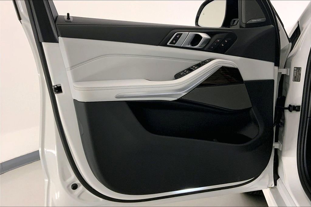 Used 2026 BMW X5 xDrive40i image 24