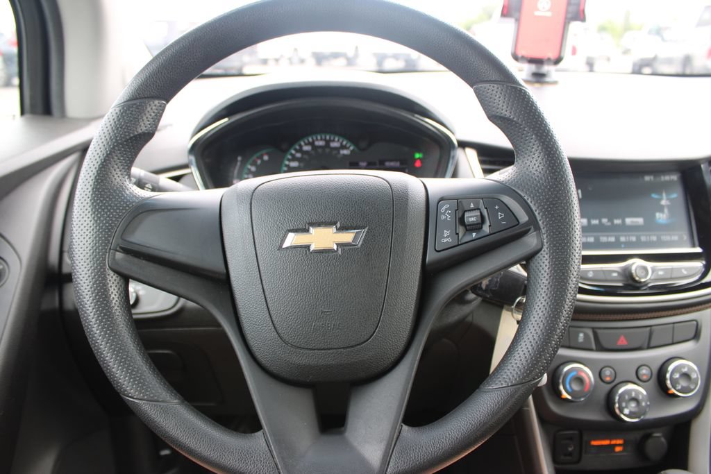 Used 2017 Chevrolet Trax LS FWD image 30