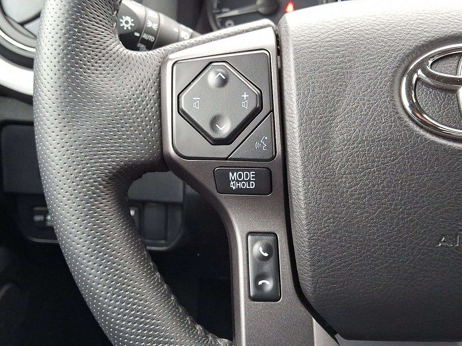 Certified 2022 Toyota Tacoma TRD Off-Road w/ Technology Package image 21