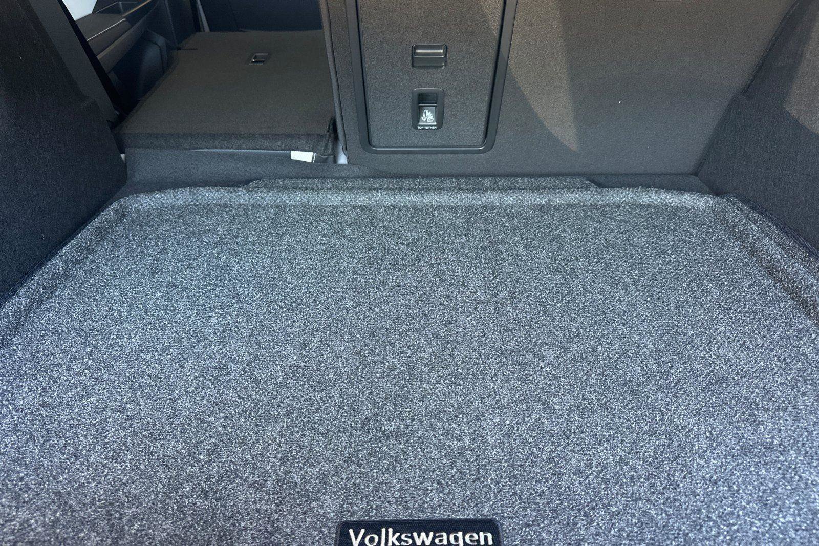 New 2025 Volkswagen Taos SEL image 14