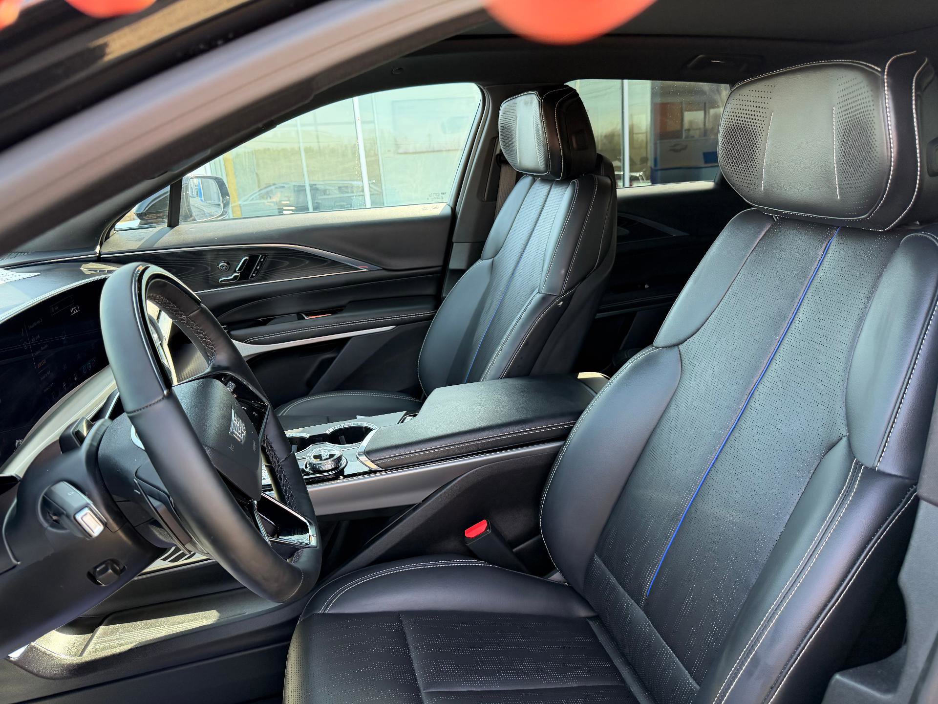 Used 2024 Cadillac Lyriq Luxury w/ LPO, Floor Liner Package image 14