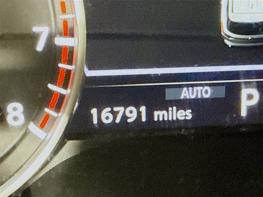 Certified 2022 Nissan Pathfinder SV w/ SV Premium Package image 5