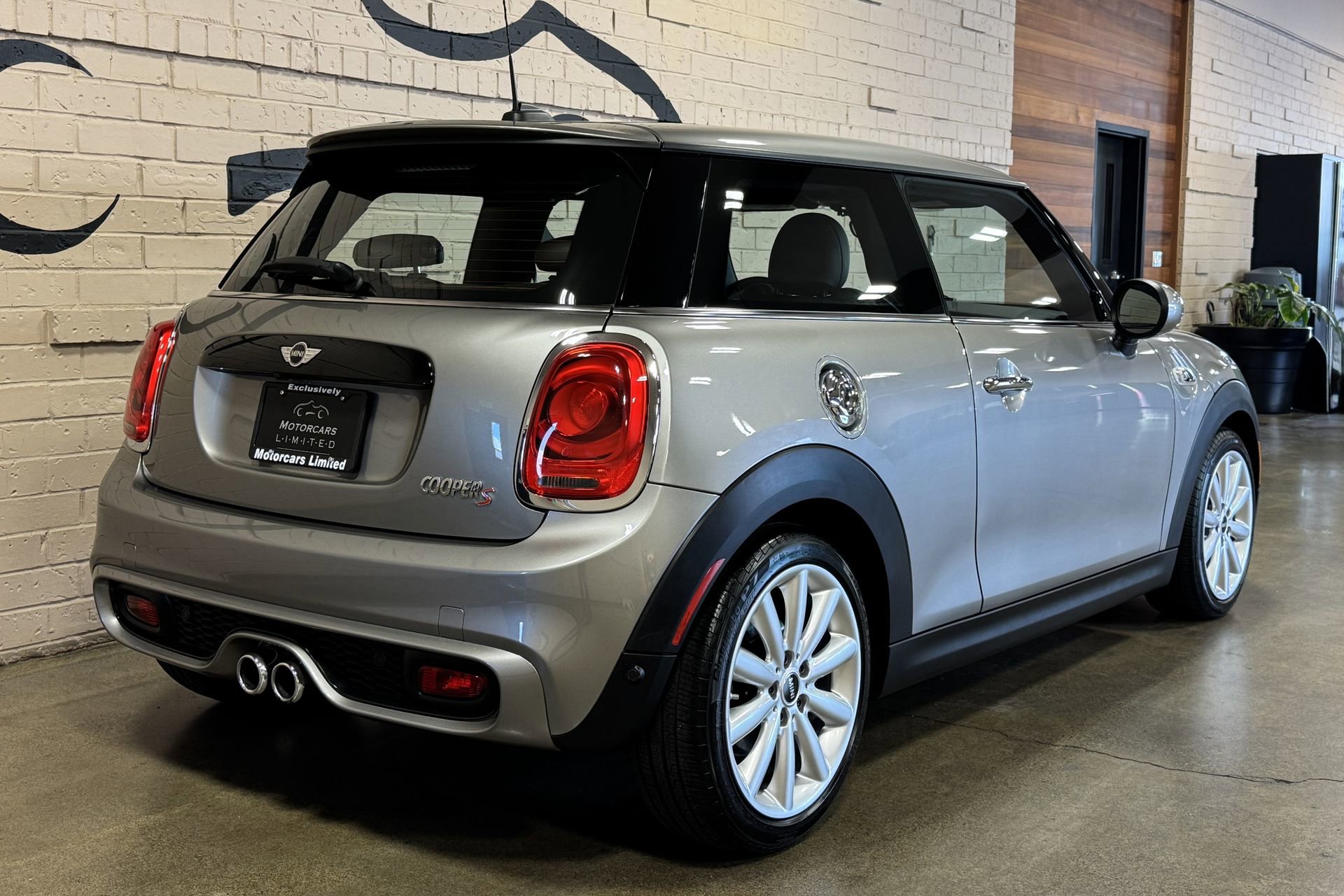 Used 2017 MINI Cooper S FWD image 4