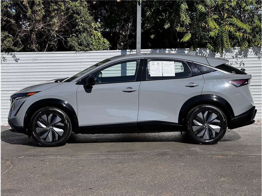 Used 2024 Nissan Ariya AWD image 9