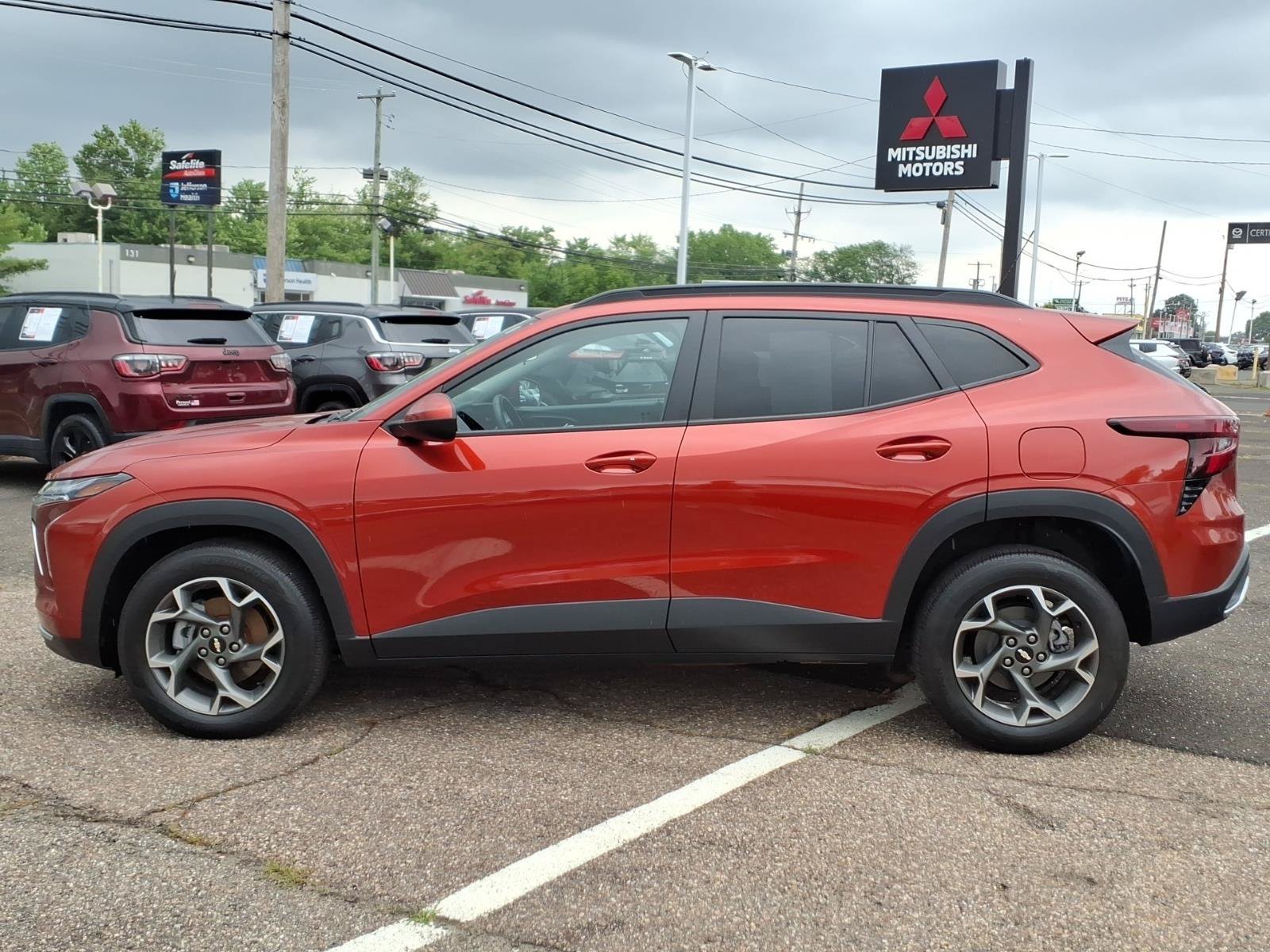 Used 2024 Chevrolet Trax LT w/ Driver Confidence Package FWD image 7