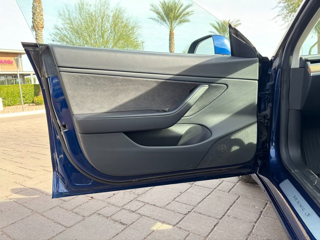 Used 2018 Tesla Model 3 Long Range image 7