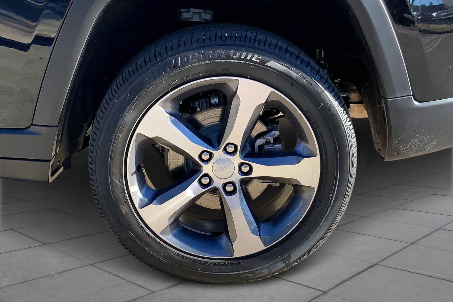 New 2026 Jeep Grand Cherokee Limited AWD/4WD image 11