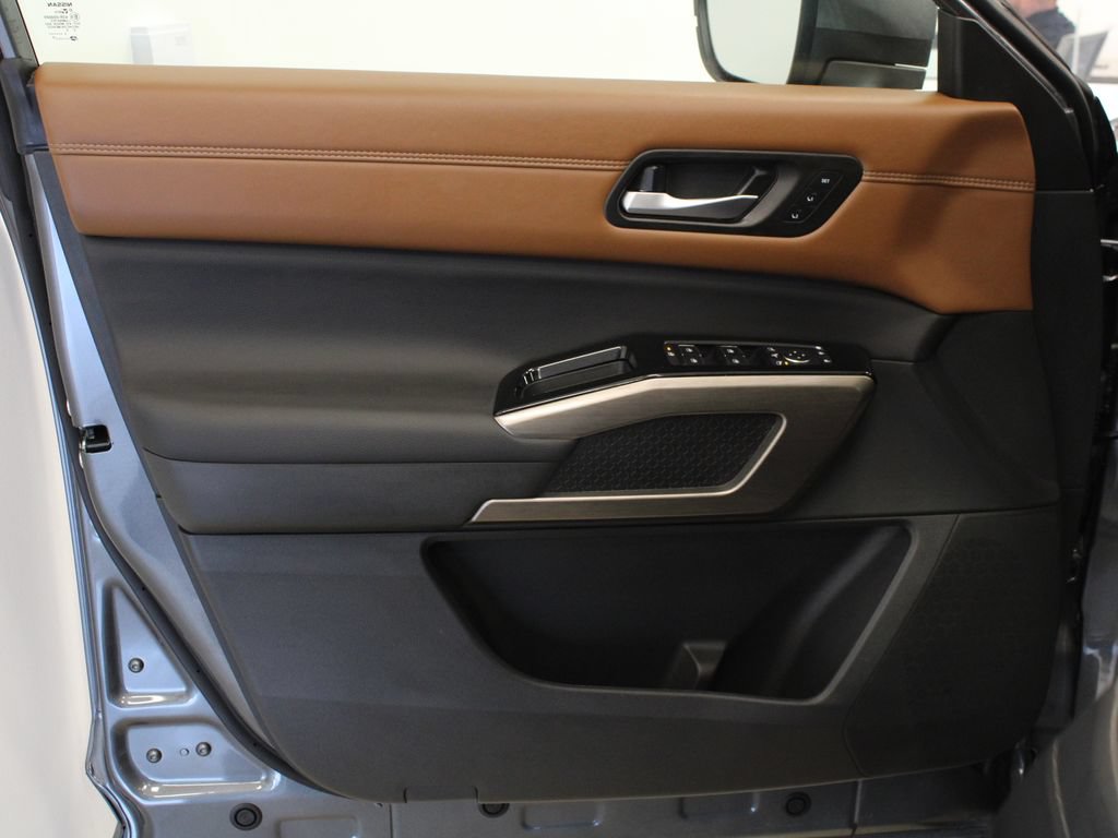 Used 2025 Nissan Pathfinder Platinum w/ Cargo Package FWD image 11