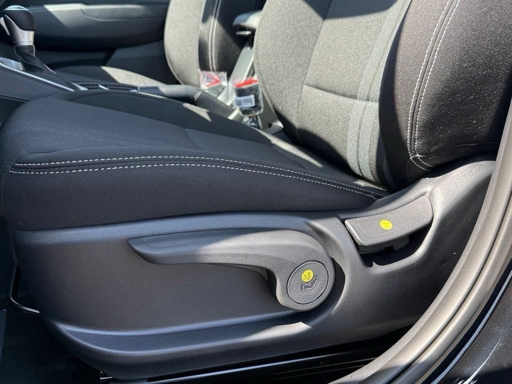 Certified 2025 Hyundai Venue SEL FWD image 9