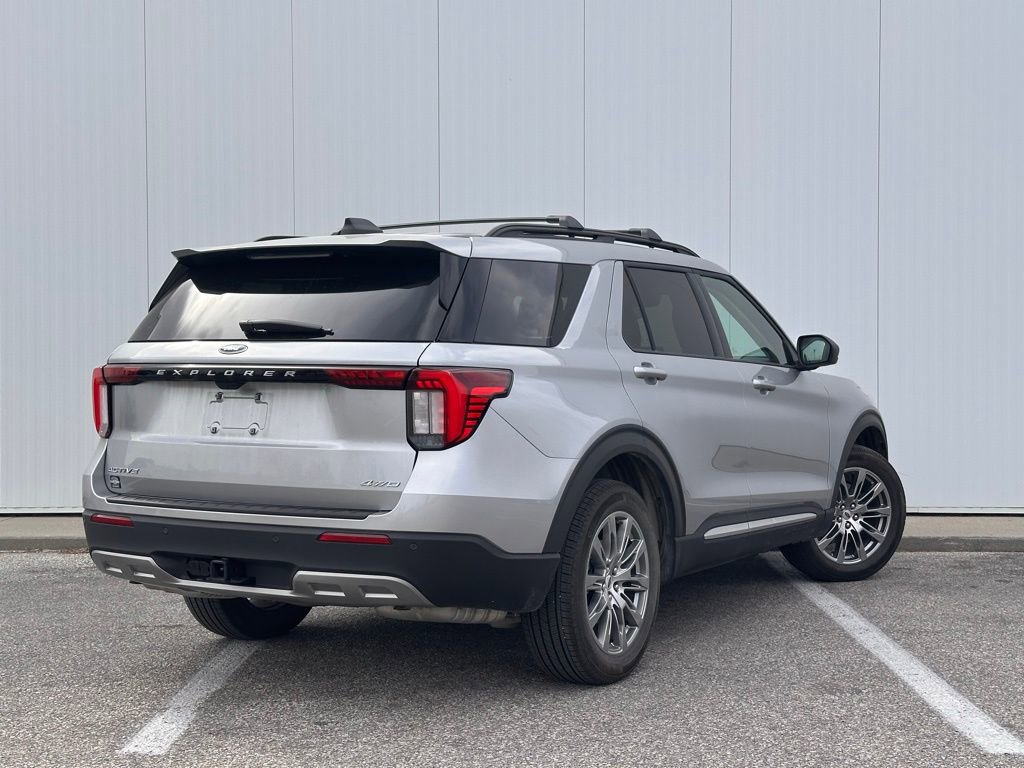 Used 2025 Ford Explorer Active w/ Active Comfort Package image 5