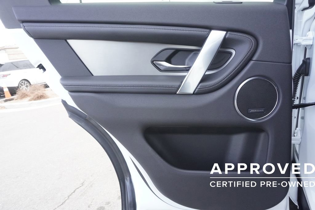 Used 2025 Land Rover Discovery Sport Dynamic SE image 28