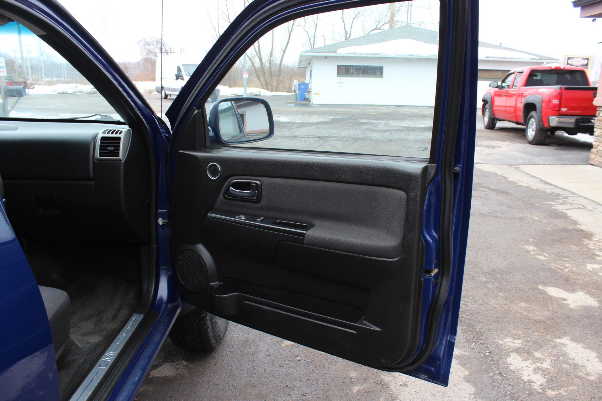 Used 2012 GMC Canyon SLE image 31