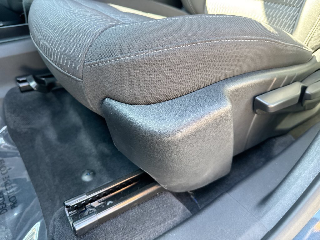 Used 2025 Chevrolet Equinox LT w/ Safety and Technology Package AWD/4WD image 14