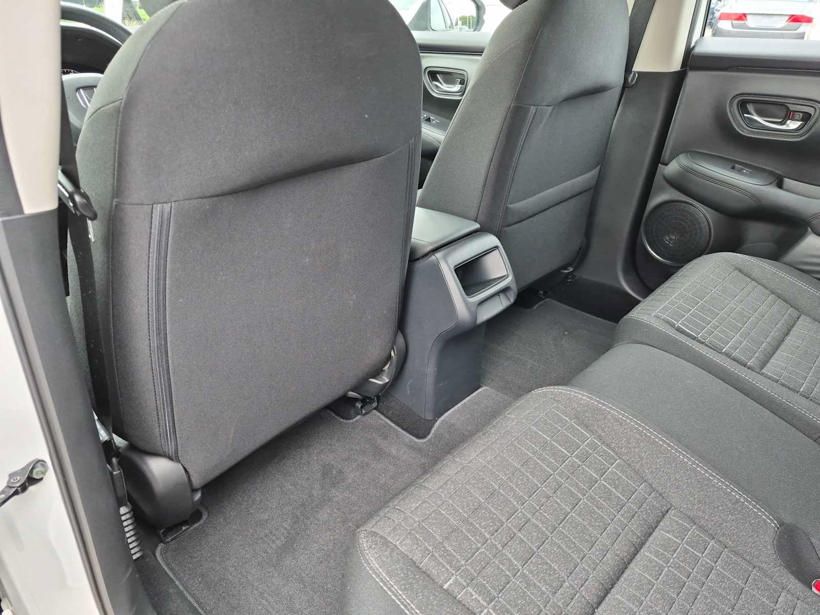 Certified 2025 Honda HR-V LX image 17
