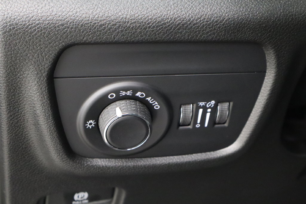 New 2026 Jeep Grand Cherokee Altitude AWD/4WD image 23